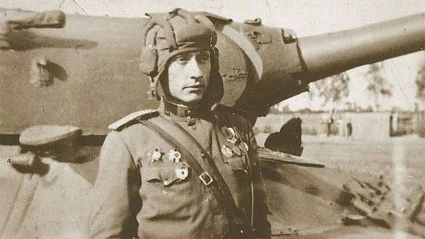 Подвиг танкиста Колобанова замалчивали и нацисты, и коммунисты