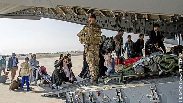 Британия признала невозможность завершить в срок эвакуацию из Афганистана