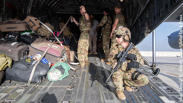 США бросили в Афганистане спасшего Байдена переводчика