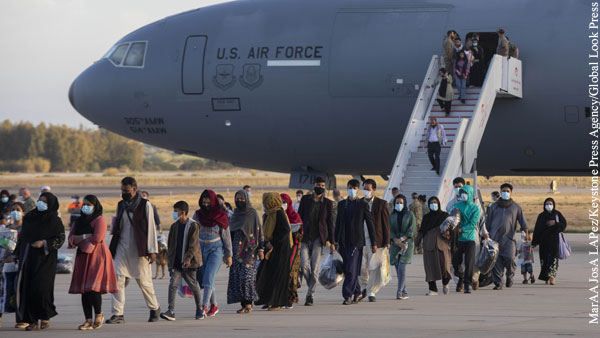 Эвакуированных в США афганцев заподозрили в связях с террористами