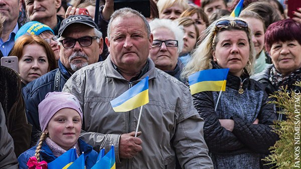 Украинцы сочли неправильным направление развития страны