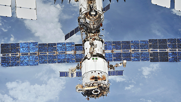 Экипаж МКС сообщил о дыме и запахе гари в модуле «Звезда»