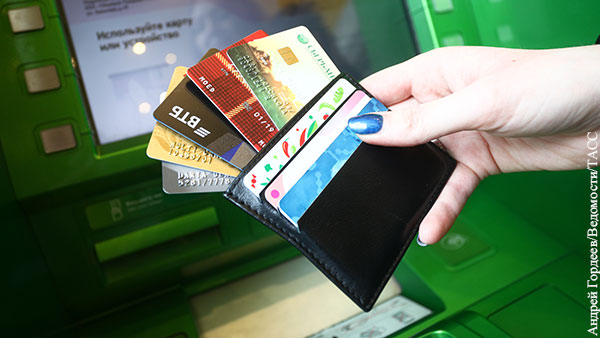 В МВД предложили ввести ответственность за передачу банковских карт третьим лицам