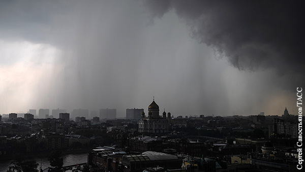 Москвичей предупредили о сильнейшем за 73 года ливне