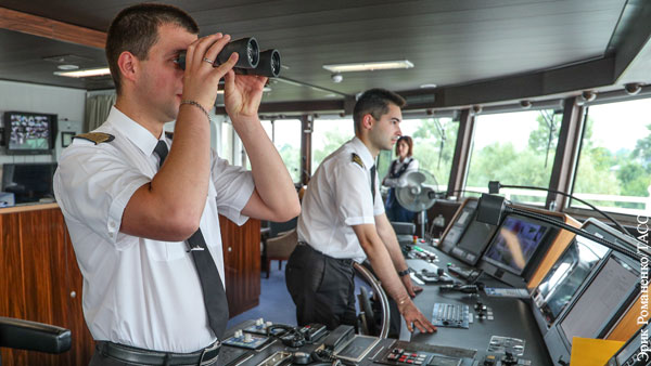 Не попасть в порт: Эксперт рассказал о новых проблемах моряков из-за COVID-19