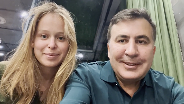 К Саакашвили в тюрьму приехала новая жена