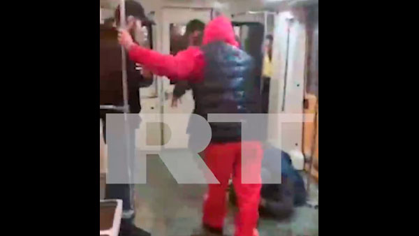 Всех подозреваемых в избиении пассажира в метро Москвы арестовали