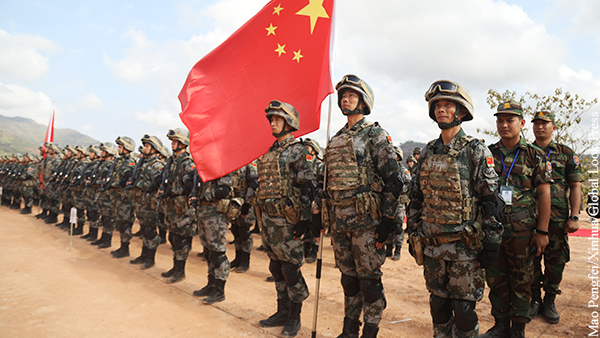 В мире: Китай готовится к большой войне с маленьким союзником США