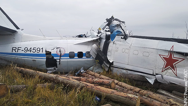 Самолет с 21 парашютистом упал в Татарстане