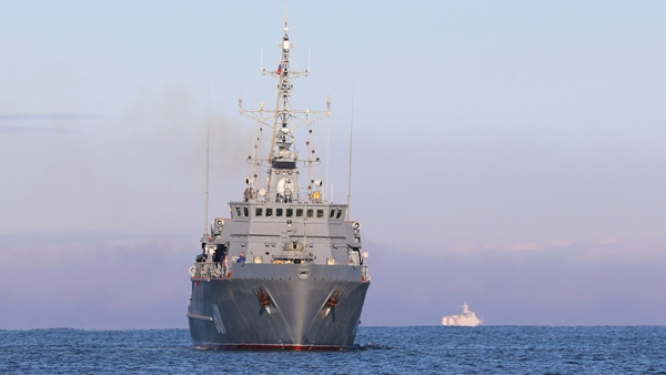 Корабли России и Китая отработали борьбу с минами в Японском море