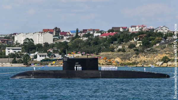 Подлодка «Великий Новгород» отработала удар «Калибрами» по кораблям в Черном море
