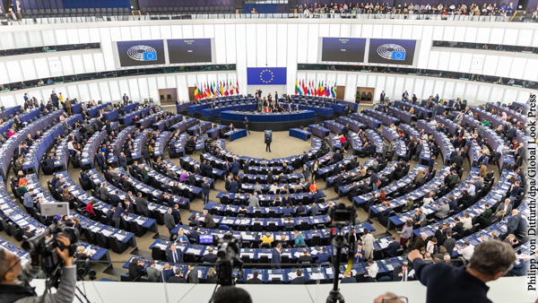 Европарламент потребовал лишить Польшу финансирования из фондов ЕС