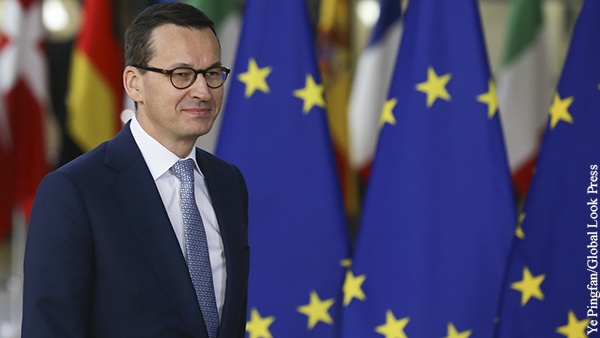 Премьера Польши обвинили в стремлении ослабить ЕС и «порадовать Путина»