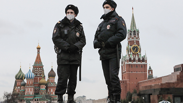 Нарушителей коронавирусных ограничений в Москве начали искать в соцсетях