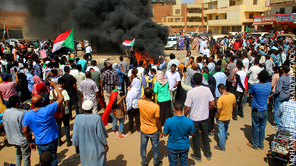 Военные полностью блокировали столицу Судана