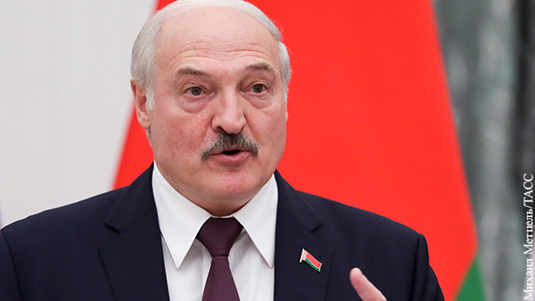 Лукашенко заявил о переправляющей через Белоруссию в ЕС беженцев мафиозной структуре