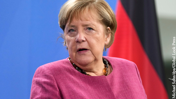 Меркель попросила Путина вмешаться в ситуацию с мигрантами в Белоруссии