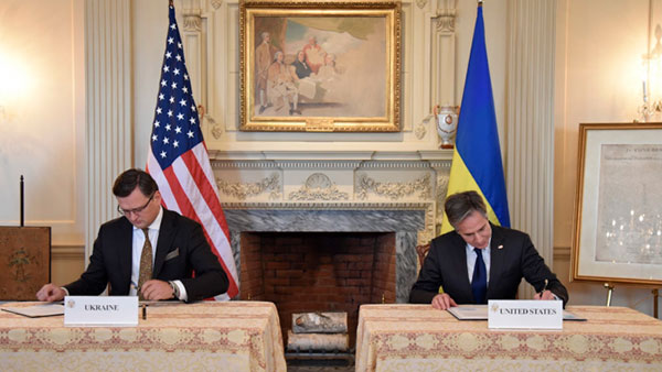 В Киеве заявили о подписании Украиной «пустого» документа с США