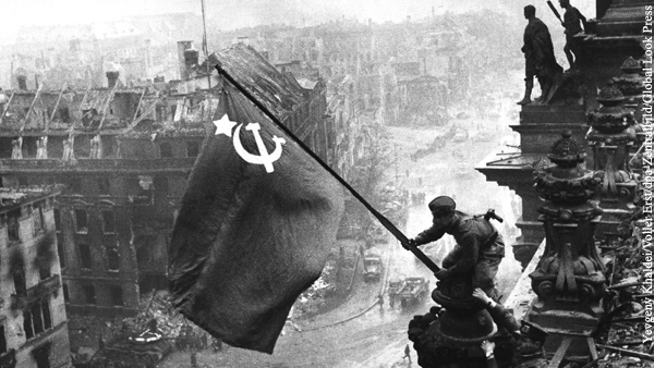 Премьер Британии напомнил о победе «русской крови» над нацизмом