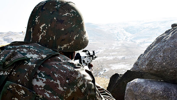 Армения пожаловалась на беспорядочный огонь на границе со стороны Азербайджана 