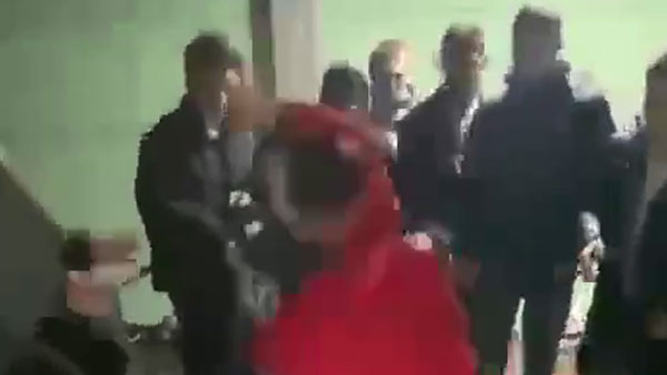 МВД начало проверку после избиения приезжими вступившихся за девушку в Подмосковье