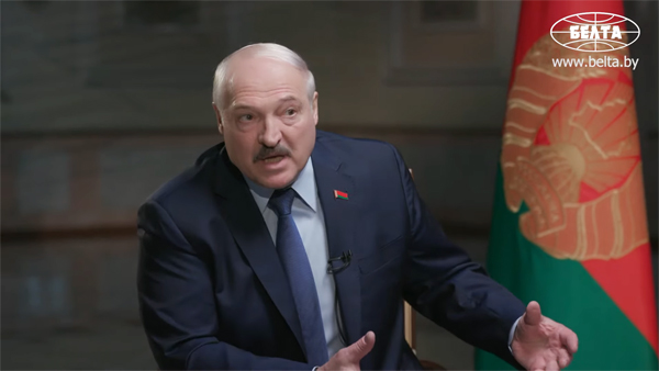 Лукашенко пригрозил Европе решать проблему мигрантов «как получится»