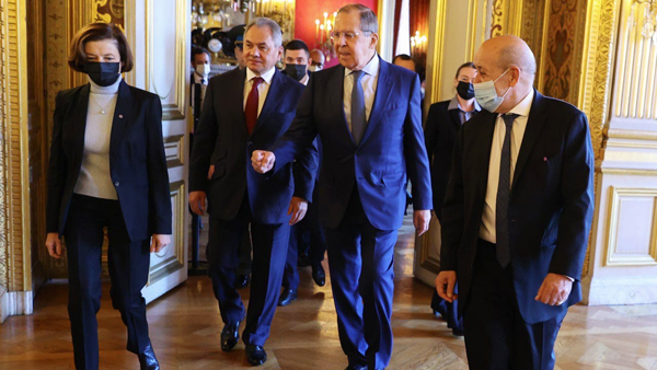 Франции предложили выйти из НАТО и заключить союз с Россией