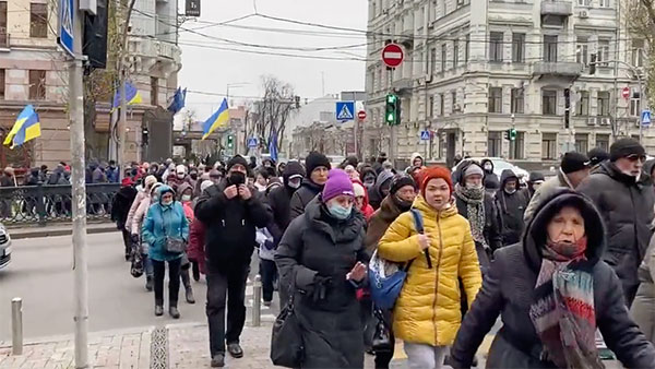 В Киеве участники митинга против подорожания коммуналки перессорились из-за языка