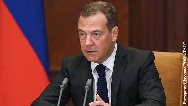 Медведев призвал не допустить создания в России этнических анклавов 