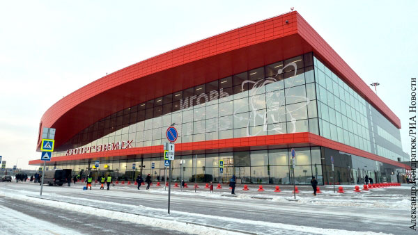 В аэропорту Челябинска застряли более тысячи пассажиров