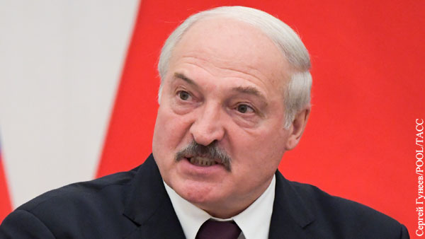 Лукашенко: Военные Украины сами предложили россиянам в 2014 году спасти Крым от НАТО