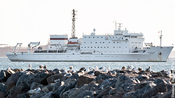 В Дании сняли арест с российского судна «Академик Иоффе»