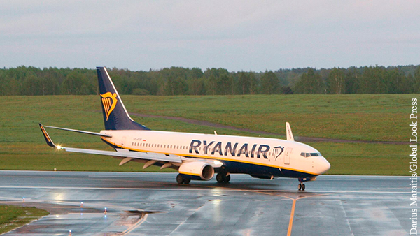 NYT: Посадивший лайнер Ryanair в Минске диспетчер заявил об операции КГБ