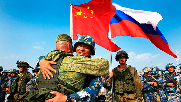 Политика: Россия и Китай объединяются против доллара