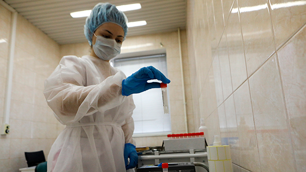 В России за сутки выявили 27,7 тыс. случаев коронавируса