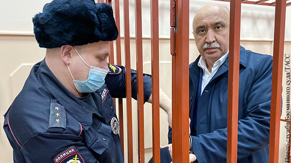 Эксперт: Криминальный «шлейф» тянулся за ректором казанского университета с 90-х
