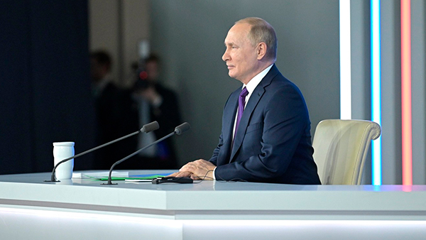 Путин поддержал развитие цифровых сервисов в образовании