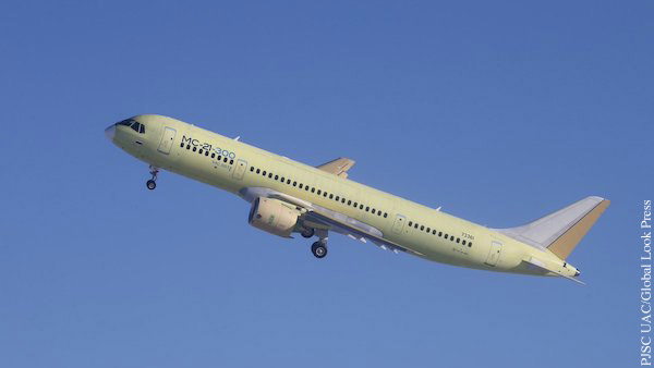 Названы сроки начала серийного производства МС-21 с российскими двигателем и крылом