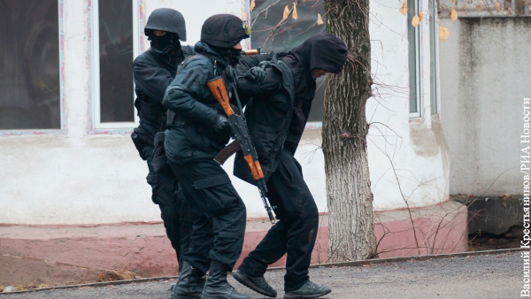 В Казахстане у задержанных радикалов изъяли арсенал оружия