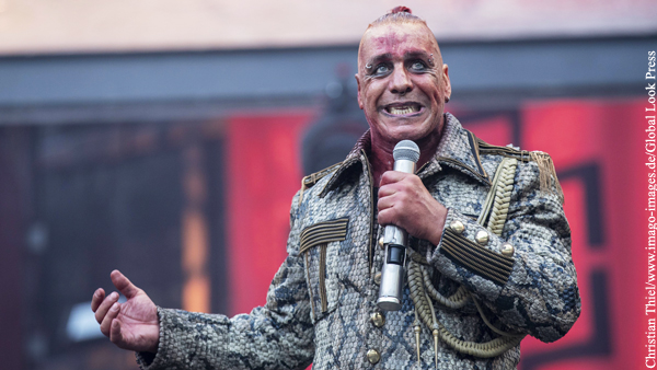 В РПЦ призвали запретить концерты солиста группы Rammstein