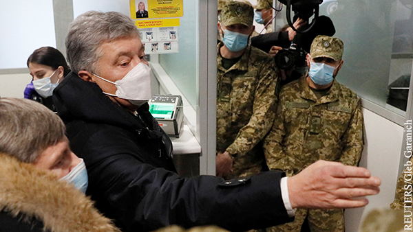 Порошенко попытались задержать в аэропорту Киева