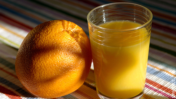 Фьючерсы на апельсиновый сок резко выросли из-за худшего с 1945 года урожая