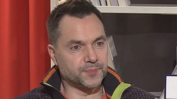 Арестович пожаловался на «удар по яйцам» и уволился с работы на Зеленского