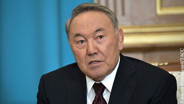 Эксперт: Поддержка Токаева со стороны Назарбаева помогает сохранить мир в республике