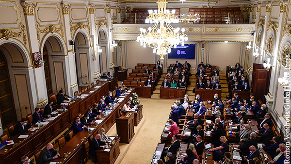 В парламенте Чехии призвали власти «отважно» пересмотреть отношения с Россией