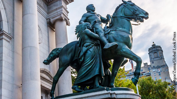 Памятник Теодору Рузвельту в Нью-Йорке демонтировали