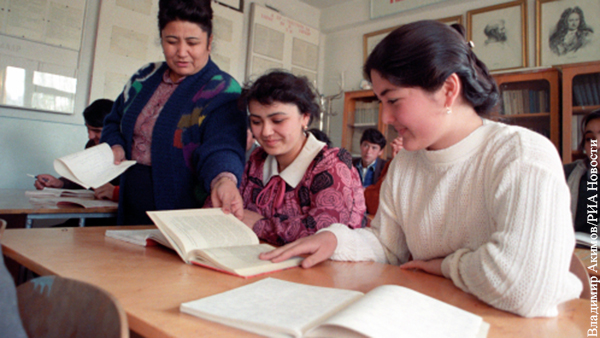 В Узбекистане решили повысить зарплаты учителям русского языка