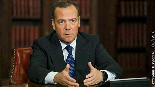 Медведев сказал, кому выгодна конфронтация между Россией и США