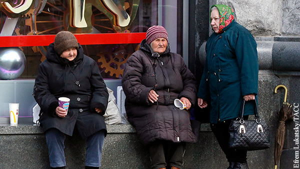 Большинству украинцев пообещали лишение пенсионных выплат