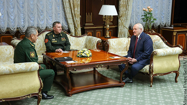 Лукашенко предложил Шойгу продать переброшенную на учения военную технику
